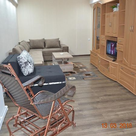 Apartment On Ikalto 8 第比利斯 外观 照片